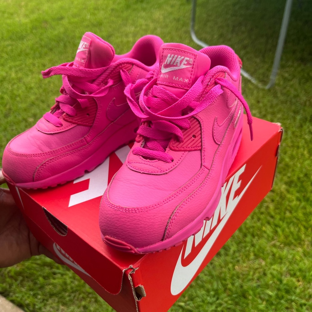 Nike Kids Sneakers in Bold Pink